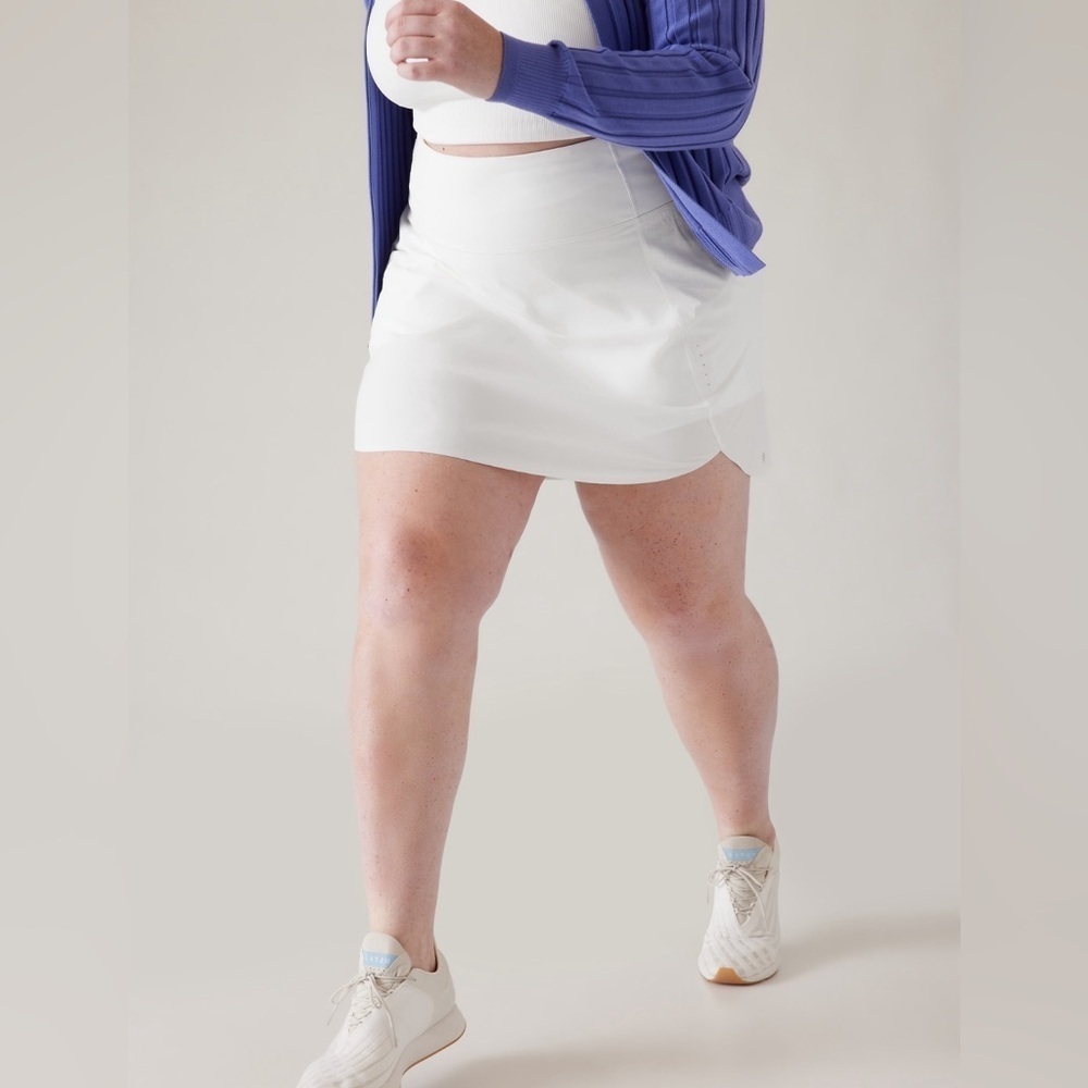 NWT Athleta Run With It 16” White Skort Size 3X.